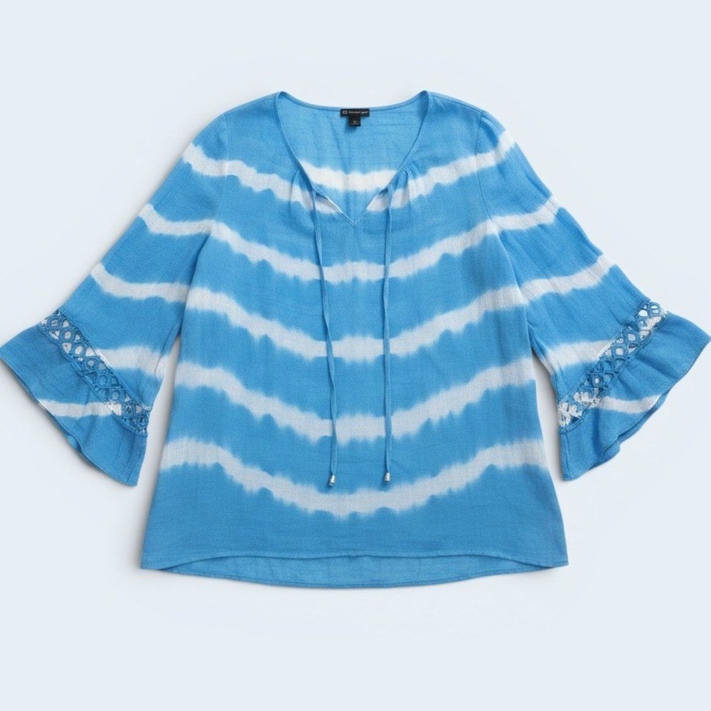 New Directions Blue White Tie Dye Tunic Top Bell Sleeve Crochet Lace Size M